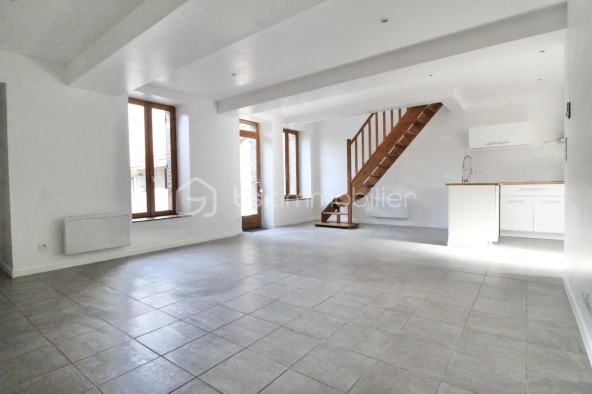Maison de ville rénovée et sans travaux