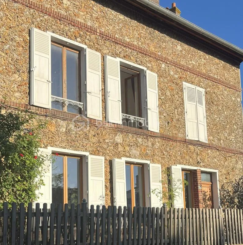 A proximité de Marines Grande Maison en pierres
