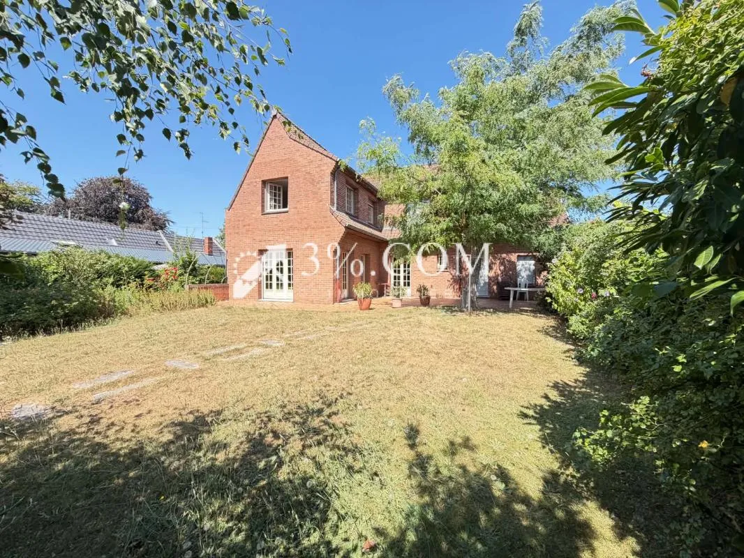 JOLIE MAISON D'ARCHITECTE SITUEE AU CALME!
