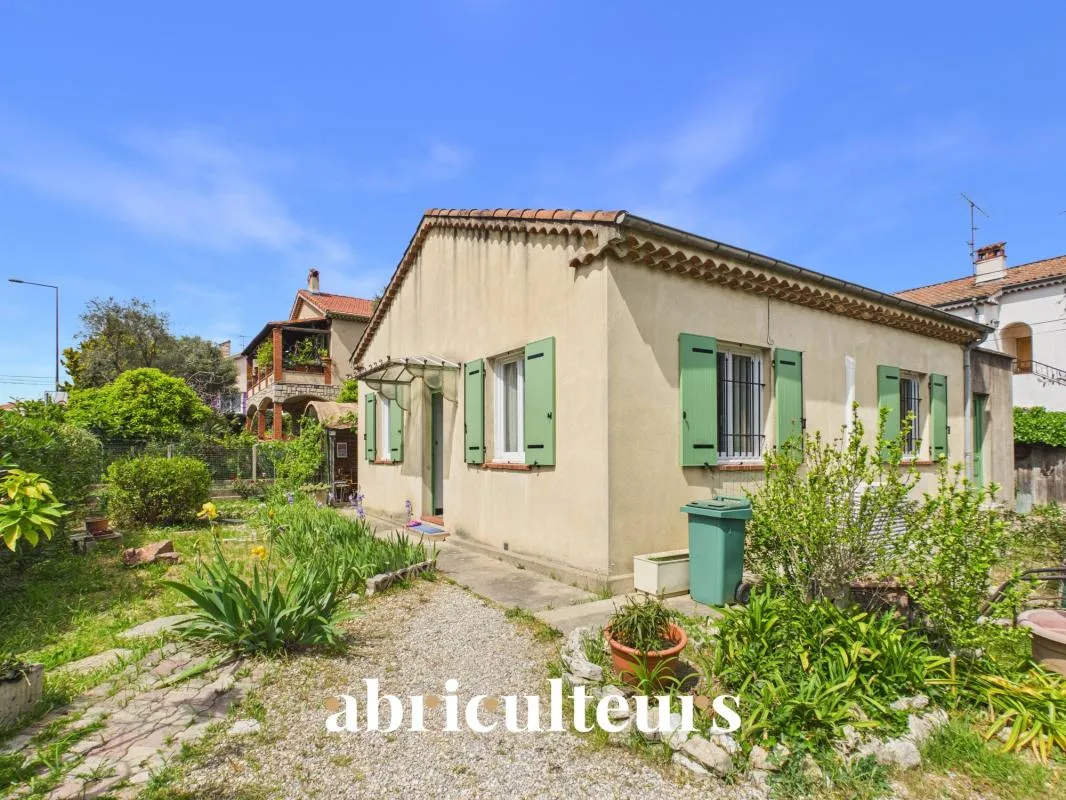 Charmante maison de plain-pied - Jardin de 522 m² - en vente à Cannes La Bocca (06150)