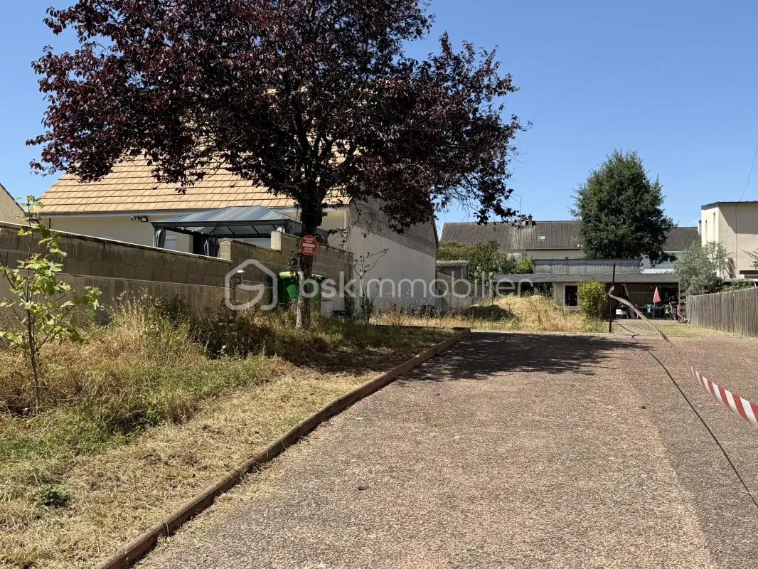 Terrain constructible – Le Mans – 350 m² - Proche Pôle santé sud