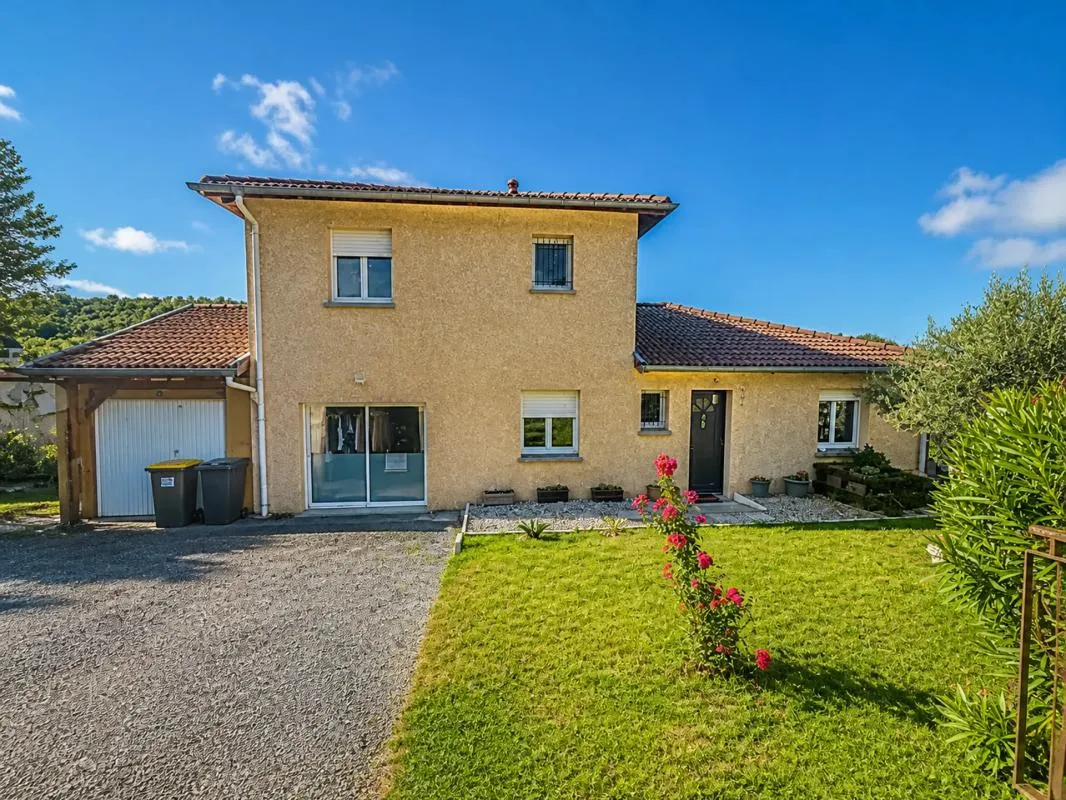 Maison de 6 pièces de 128 m² à Saint-Savin