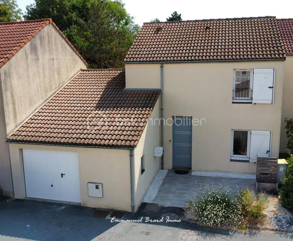 Maison mitoyenne à 2 minutes des facultés de Poitiers – 84 m² habitables et garage