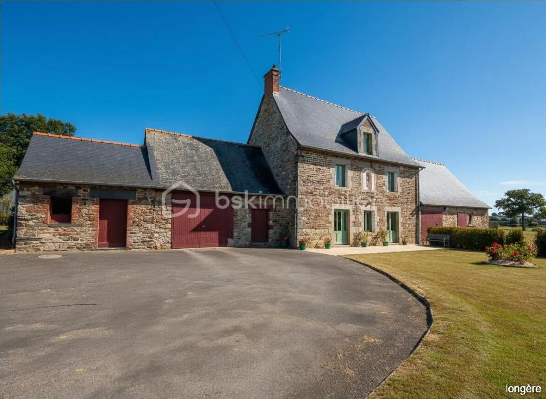 À 10 MINUTES DE VITRÉ (35500) – LONGÈRE EN PIERRE DU XIXE ET SES 2 DÉPENDANCES AU POTENTIEL EXCEPTIONNEL À SAINT-M'HERVÉ 🏡