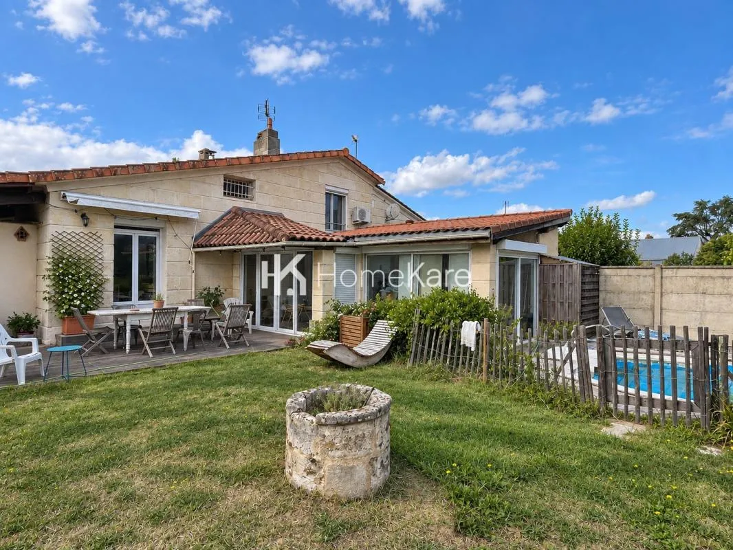 MAISON DE CARACTÈRE AVEC PISCINE