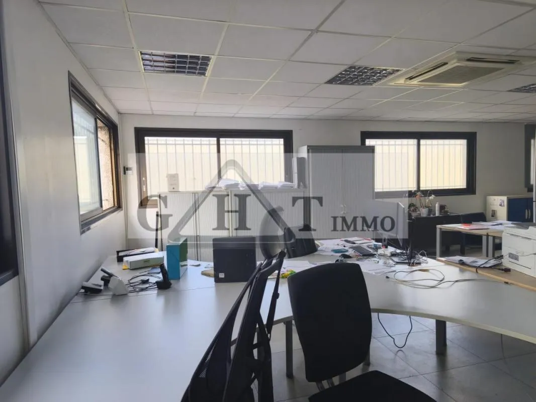 640 M² ENTREPOT BUREAUX A VENDRE A CROISSY BEAUBOURG