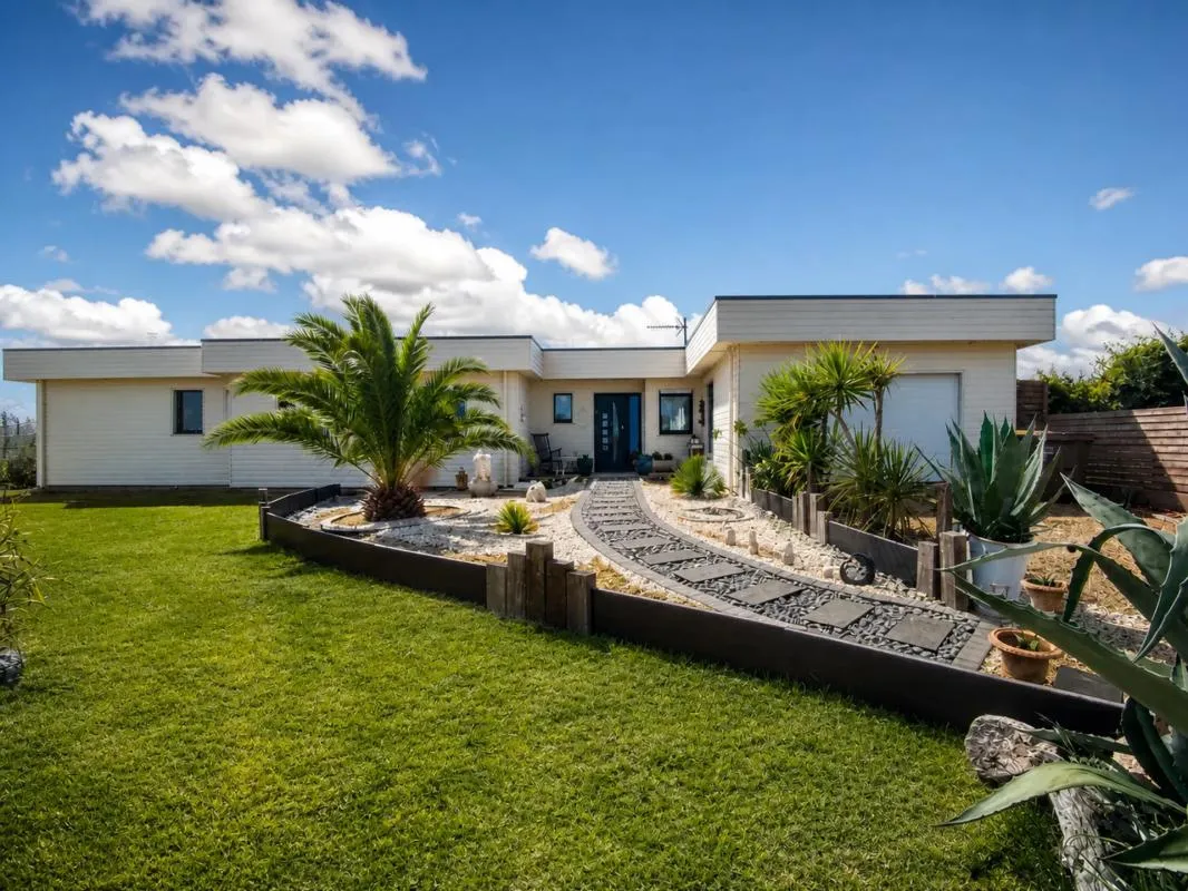 Maison de 7 pièces de 168 m² à Plounévez-Lochrist proche plage