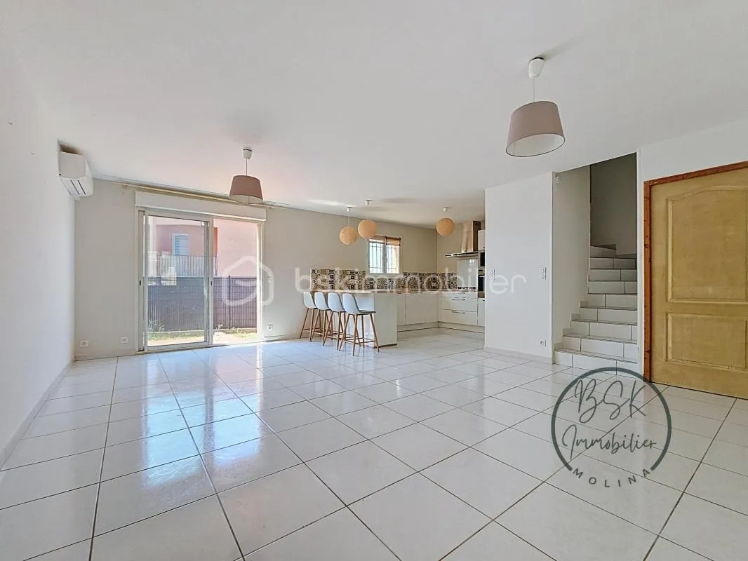 Villa trois chambres avec garage et jardin