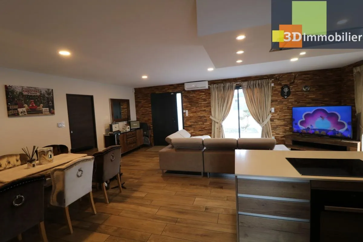 Entre Mouchard et Dole, vends belle propriété récente au calme de 6 pièces, dépendances, piscine sur 1600m² de terrain clos