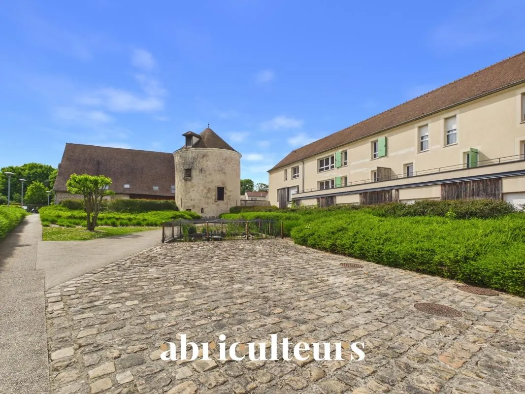 Appartement T2 au 2ème et dernier étage – Vue dégagée sur le Pigeonnier et les jardins – Résidence de standing à Survilliers
