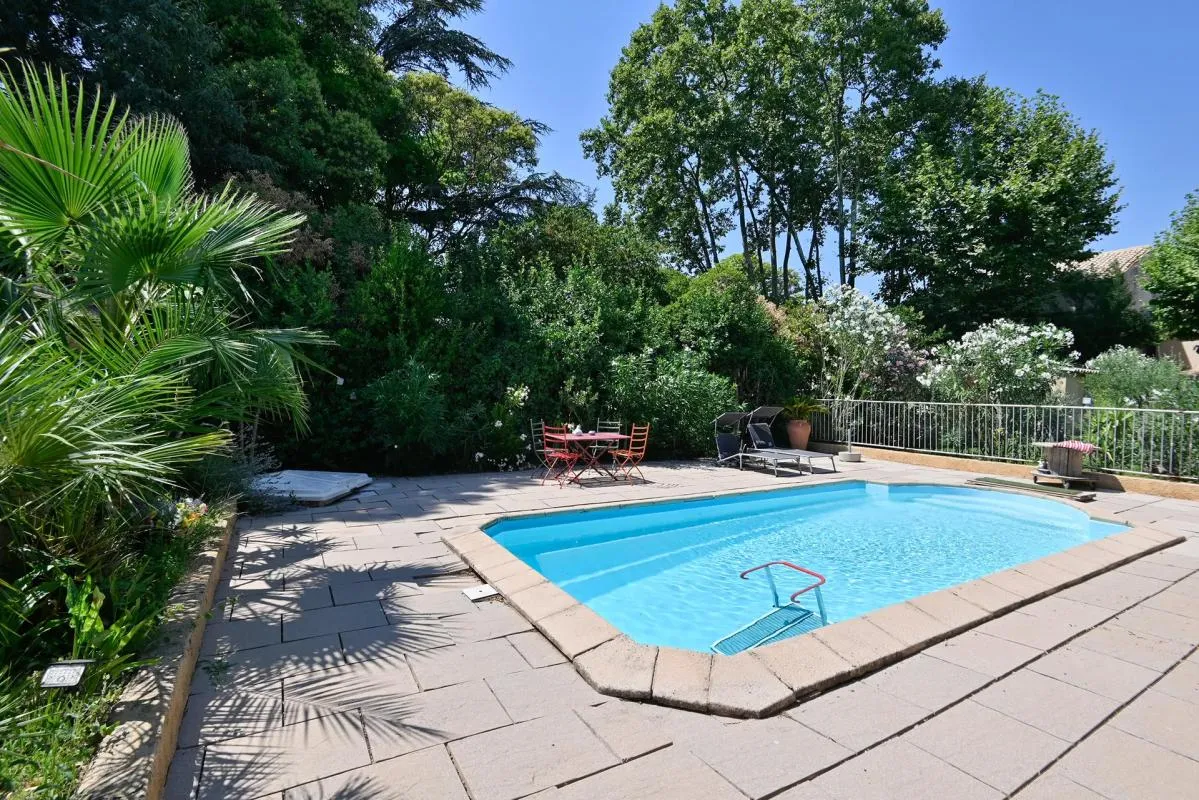 Maison de 5 pièces de 162 m² à Avignon
