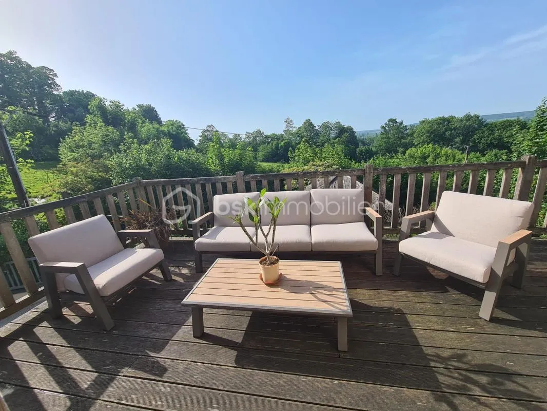 MAISON AVEC PISCINE CHAUFFEE - VUE DEGAGEE-