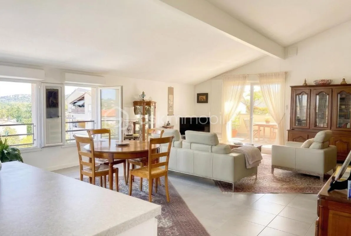 Appartement dernier étage, quartier de l'Ormeau
