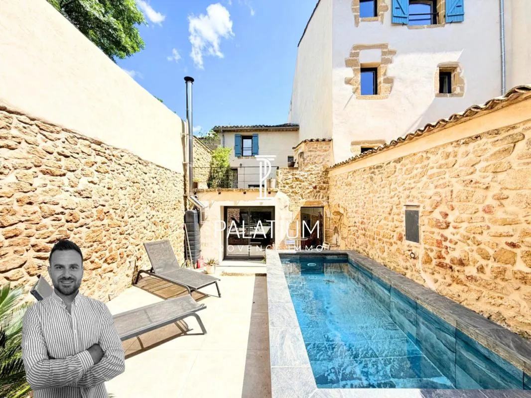 Demeure de caractère de 215 m² – Deux bâtisses des XVIe et XVIIIe, cœur de Grans