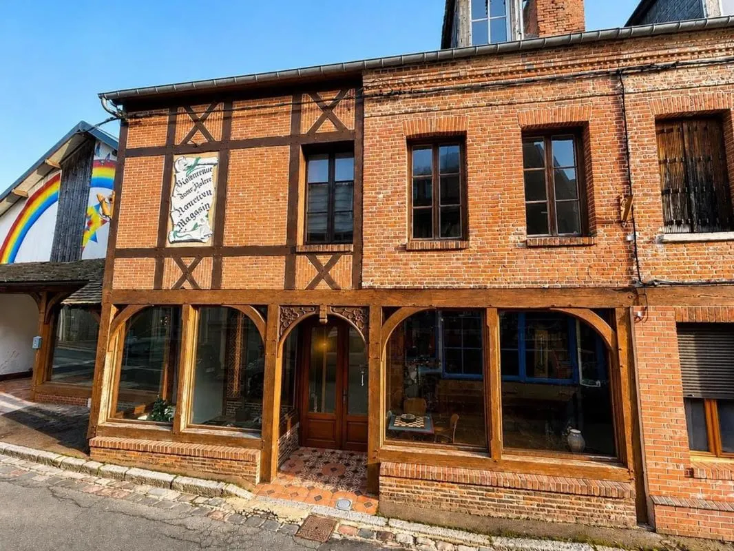 Local commercial de caractère au cœur de Forges-les-Eaux