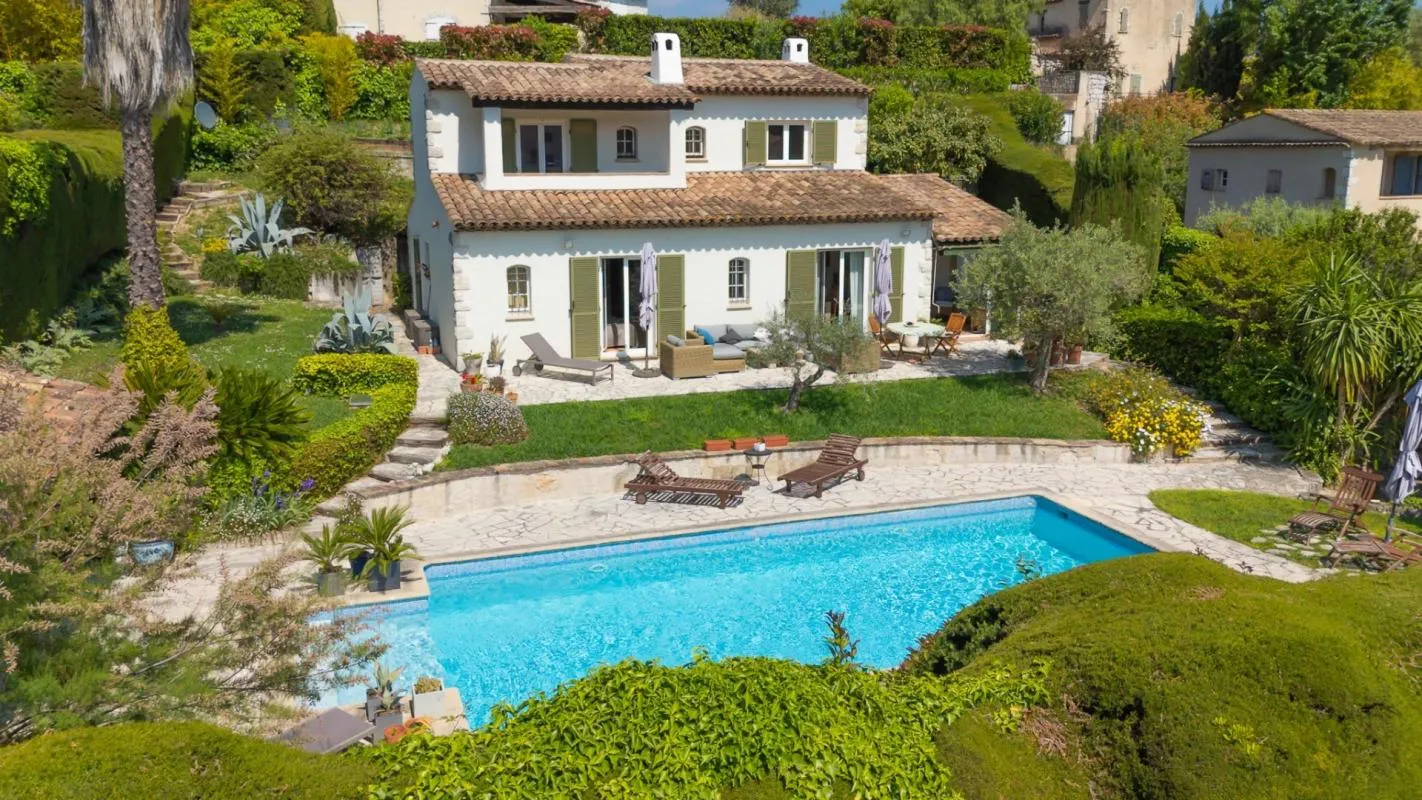LA COLLE-SUR-LOUP - Villa 6 pièces avec piscine, pool-house et garage