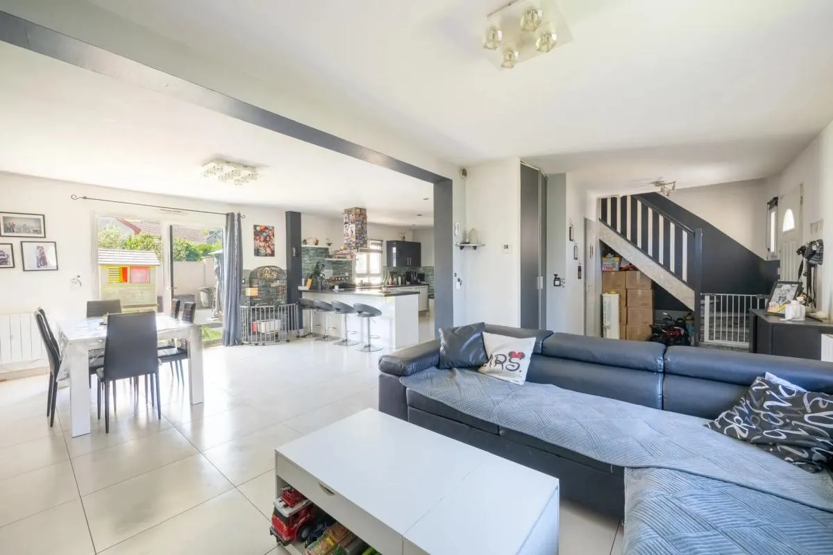 Maison de 10 pièces de 201 m² à Mézières-sur-Seine