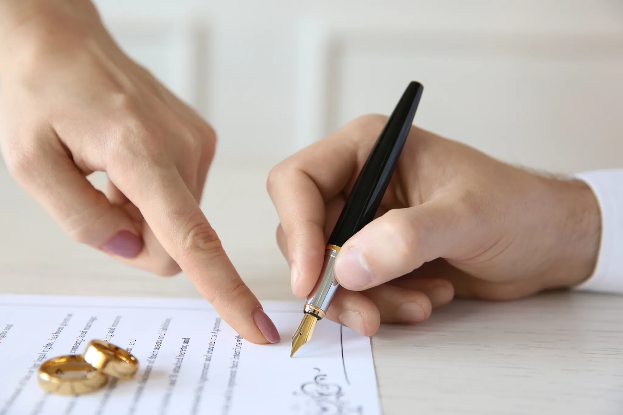 Comment choisir le bon contrat de mariage pour protéger votre patrimoine immobilier ?
