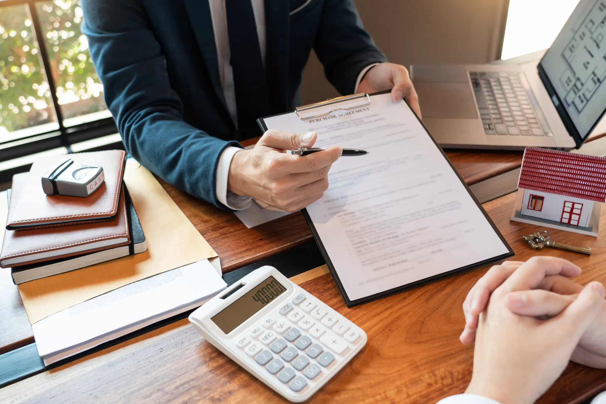 Quelles sont les implications fiscales de la vente d’un bien immobilier ?