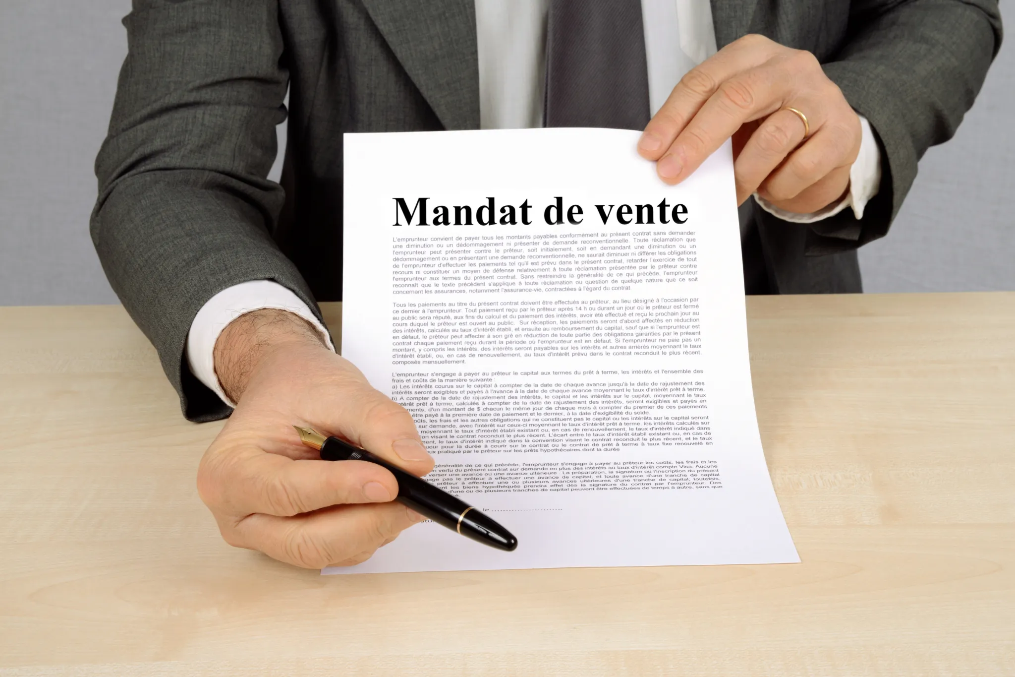 Mandat simple ou exclusif : que choisir pour vendre ?