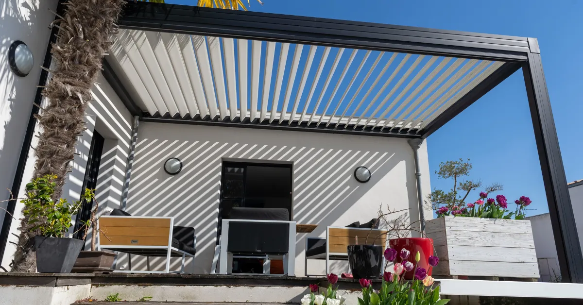 pergola-bioclimatique-autorisation-durbanisme-taxe-damenagement-et-prix-a-prevoir