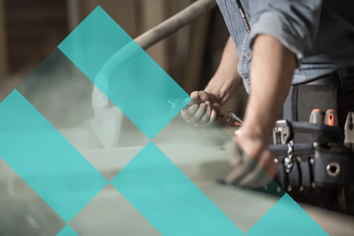 COMPAGNON DU BATIMENT, menuisier à Montreuil